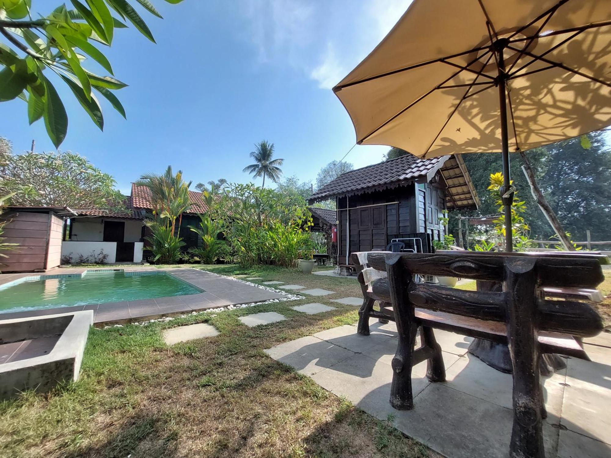 Kampung Tok Lembut Vacation Home Pantai Cenang  Exterior photo