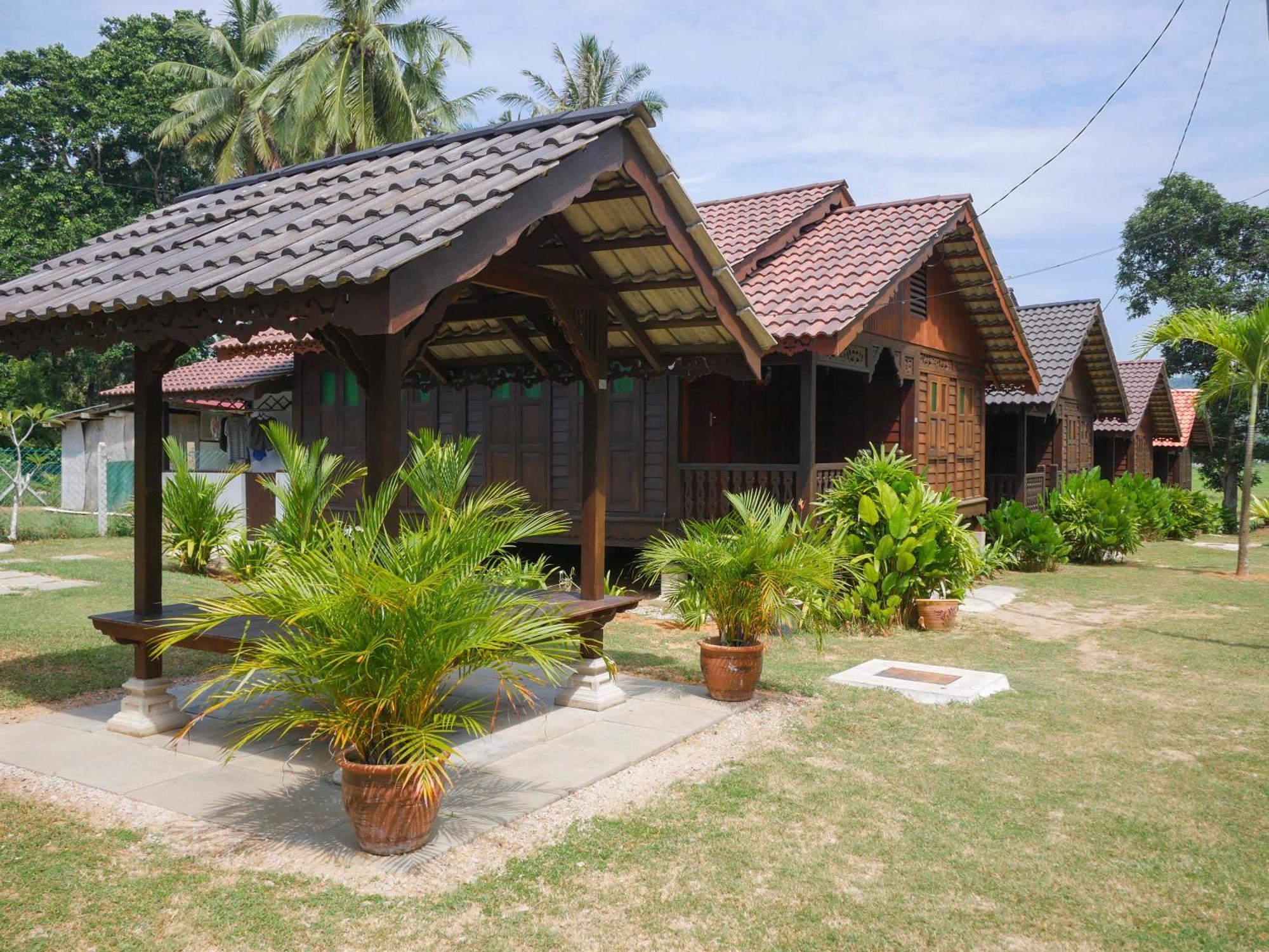 Kampung Tok Lembut Vacation Home Pantai Cenang  Exterior photo